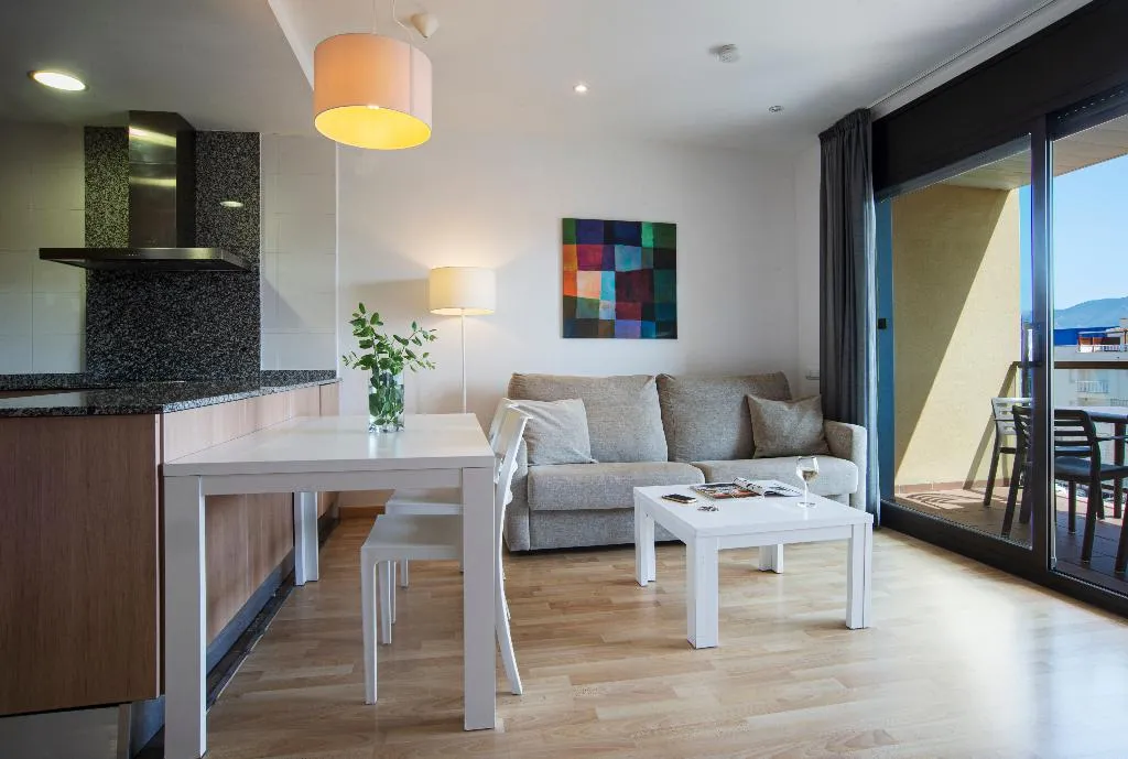 APARTMENT CAPACITY 4 ONE BEDROOM Room, Pierre & Vacances Empuriabrava, Costa Brava
