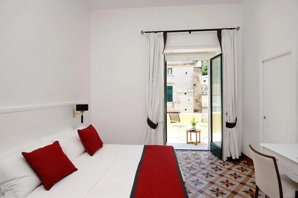 Room, Amalfi Luxury House, Naples