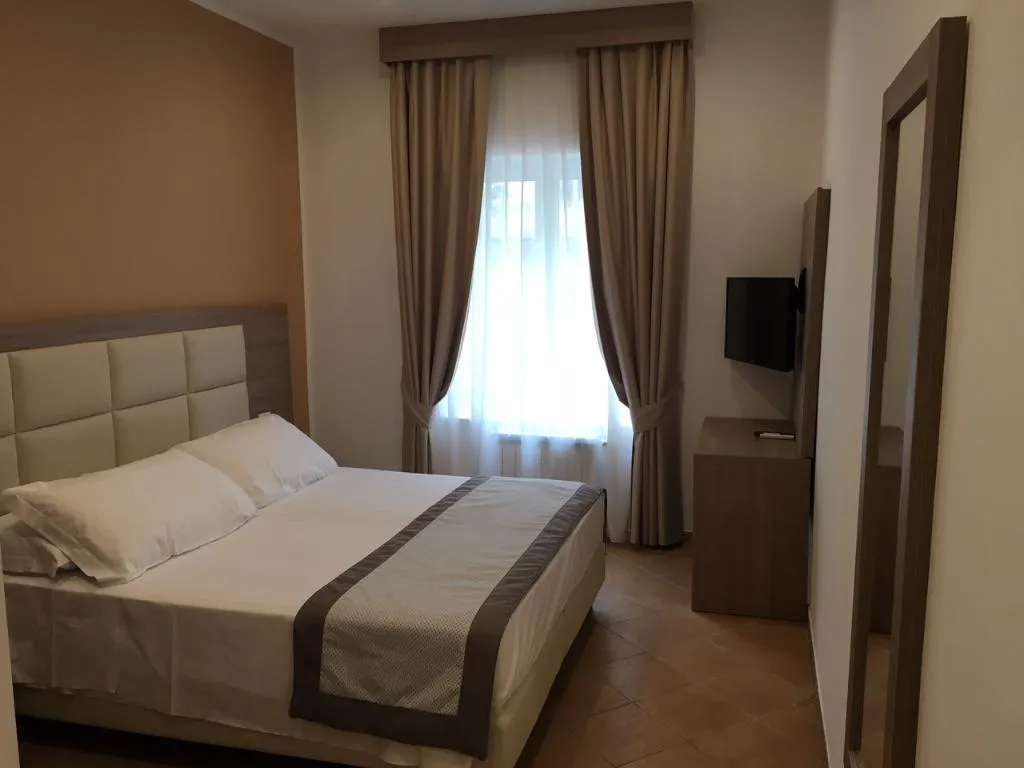 DOUBLE SUPERIOR Room, Residenza Scarlatt, Naples