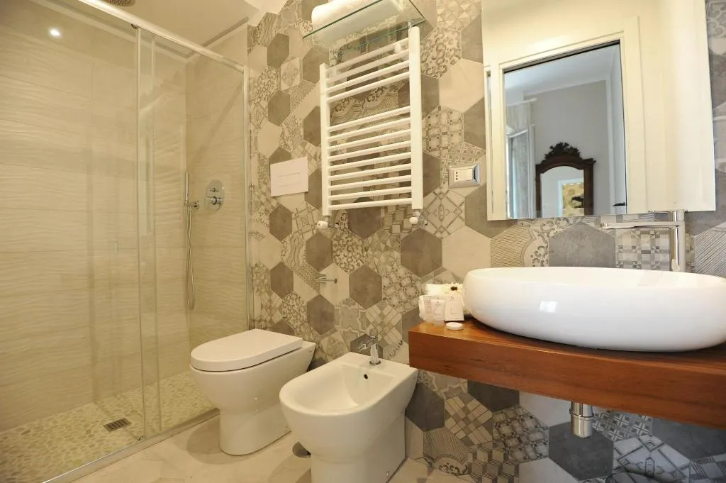 Room, Residenza Borbonica, Naples