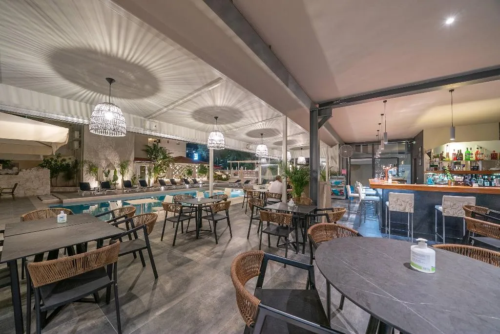 Restaurant, Makris Yialos Apartments, Kefallinia