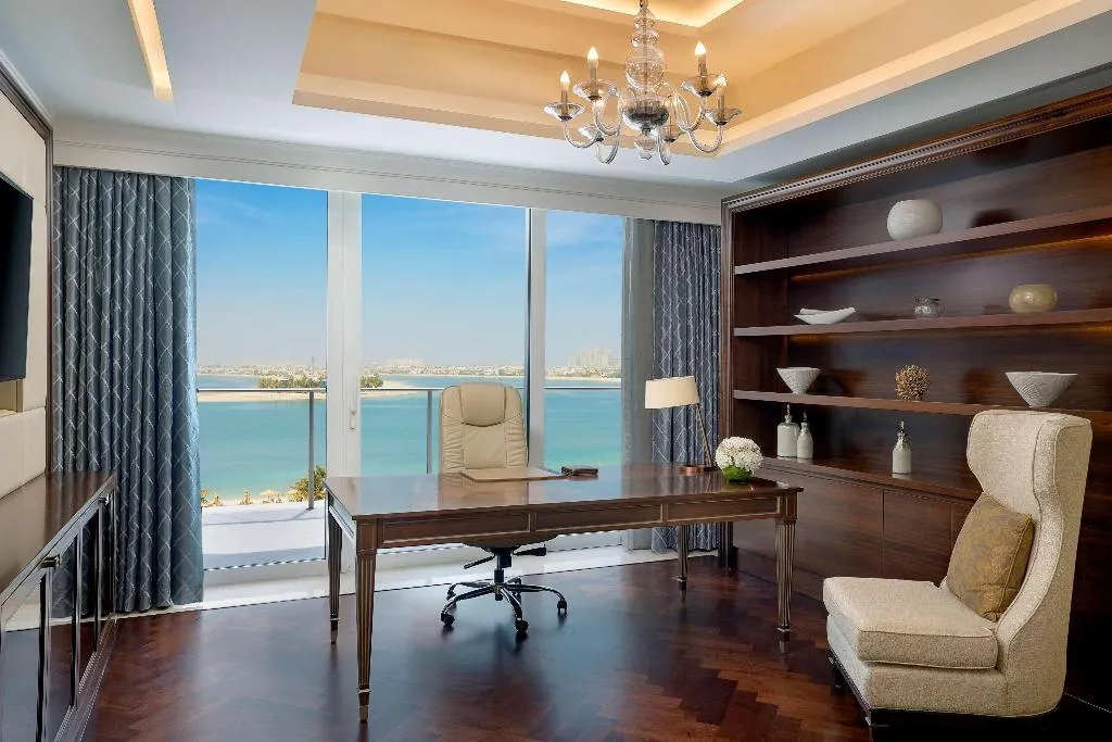 SUITE STANDARD Room, Waldorf Astoria Dubai Palm Jumeirah, Dubai