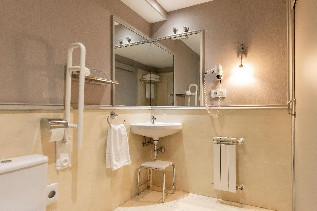 DOUBLE Accessible Room, Pax Torrelodones, Madrid
