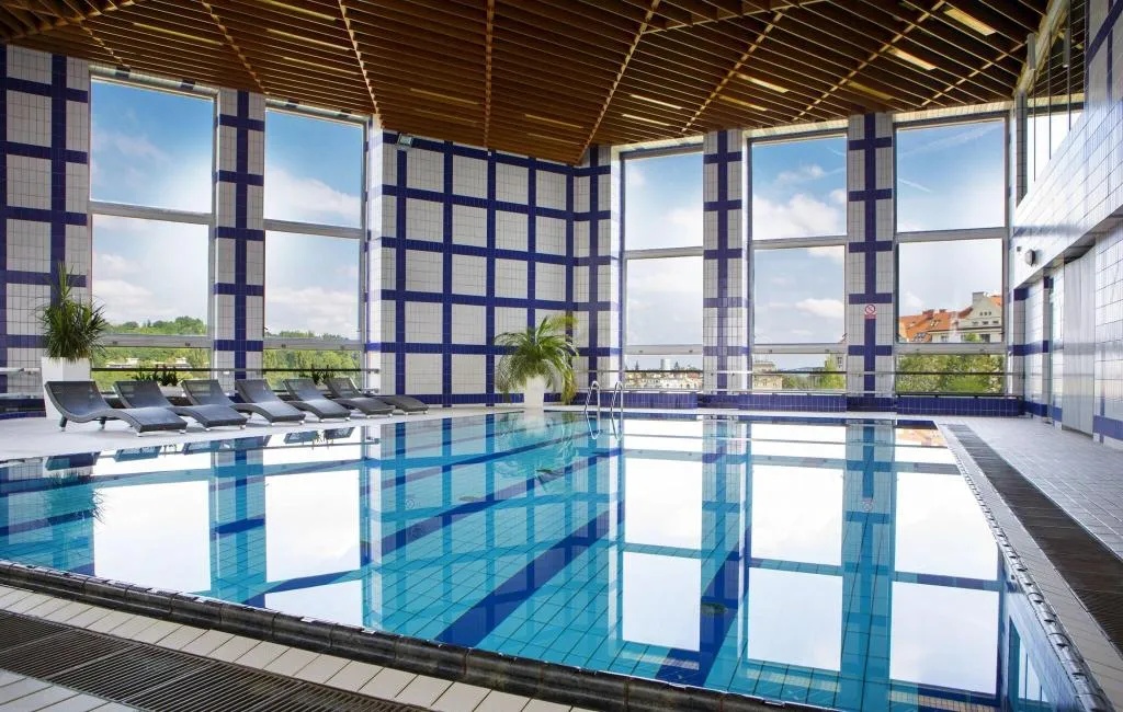 Pool, Orea Hotel Pyramida, Prague