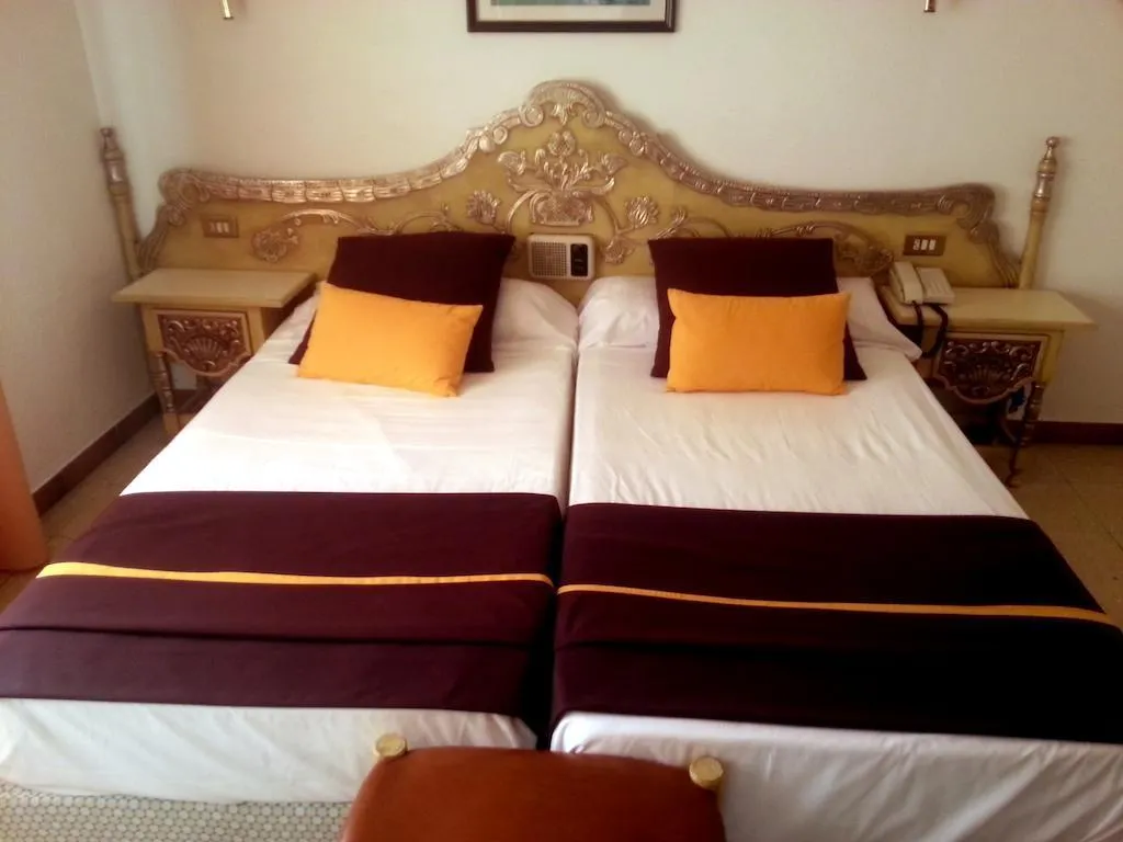 DOUBLE SINGLE USE STANDARD Room, Hostal del Sol, Costa Brava