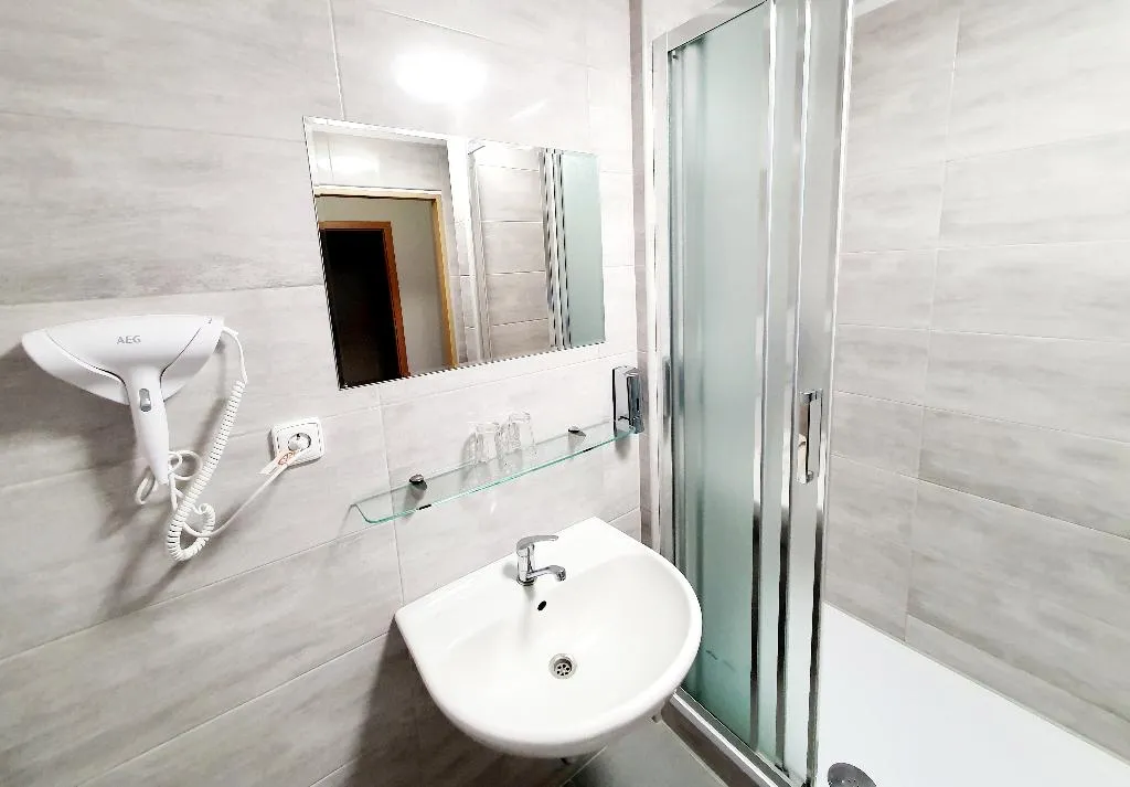 Double or Twin STANDARD Room, Hotel Relax Inn, Prague