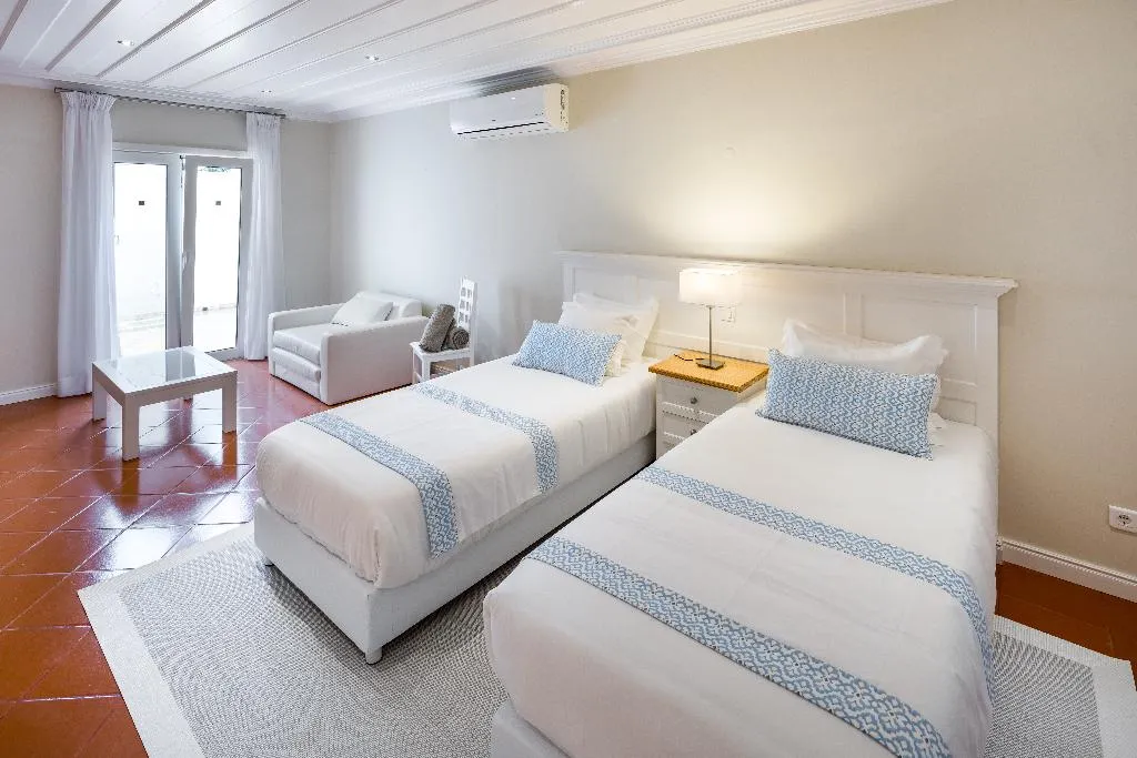 VILLA THREE BEDROOMS Room, Shantivillas, Algarve