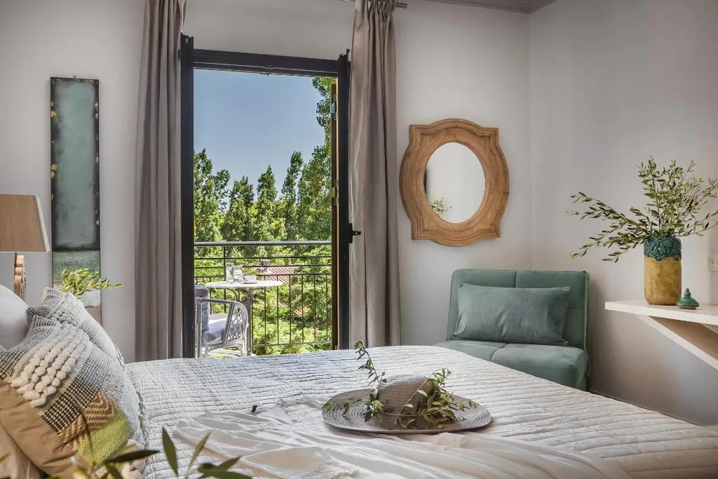 FAMILY ROOM TWO DOUBLE BEDS Room, Makis Hotel, Kefallinia