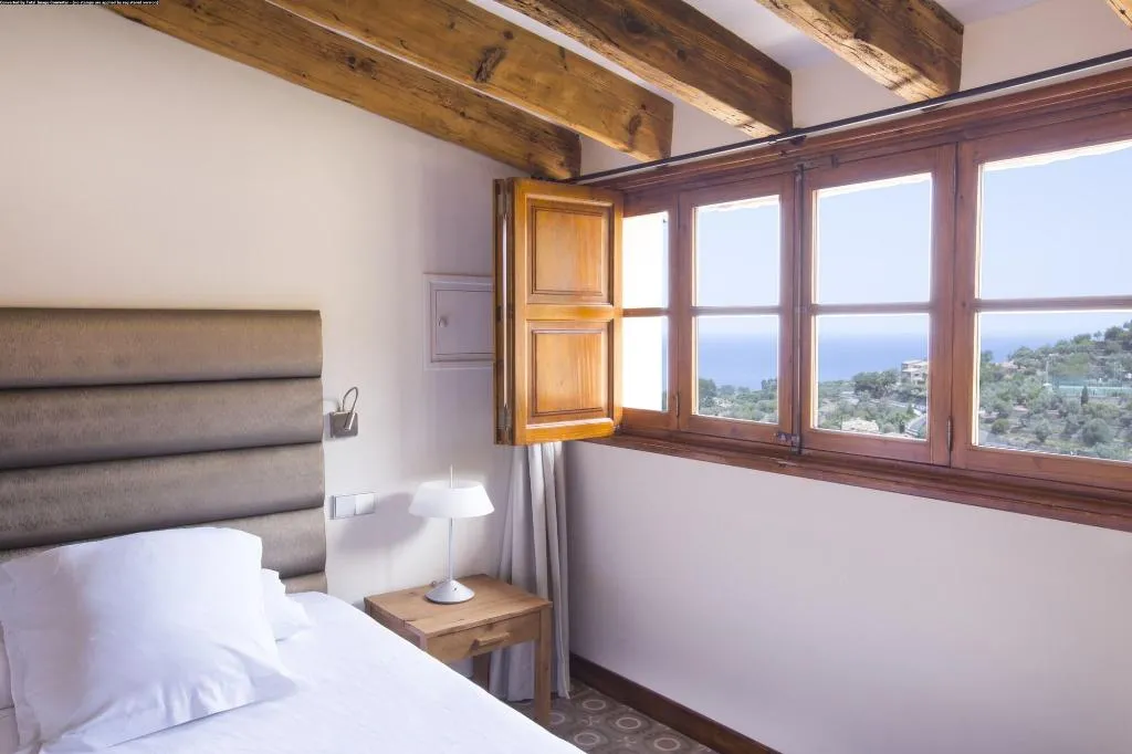Room, D'Es Puig, Majorca