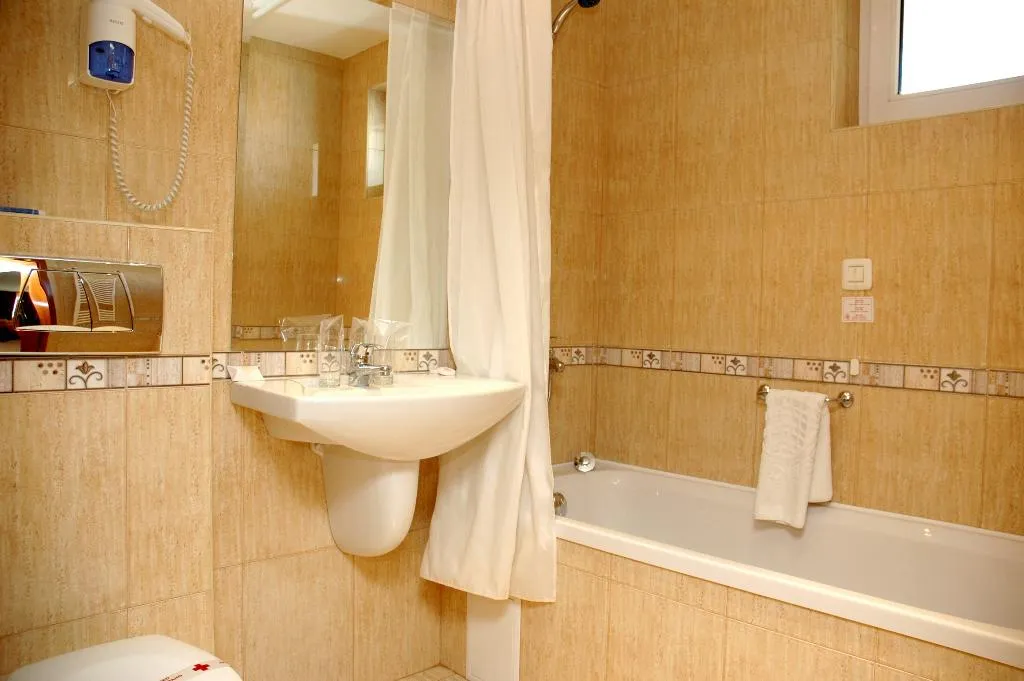 Room, Divesta, Varna