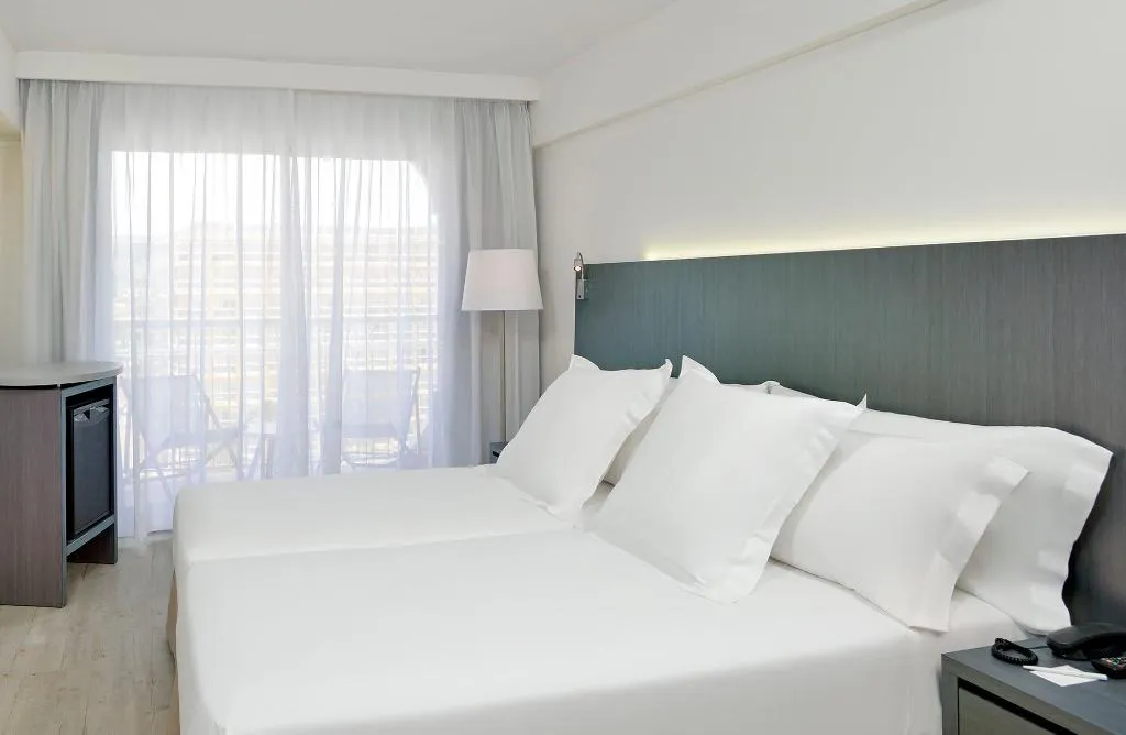 JUNIOR SUITE STANDARD Room, Sol House Mallorca, Majorca