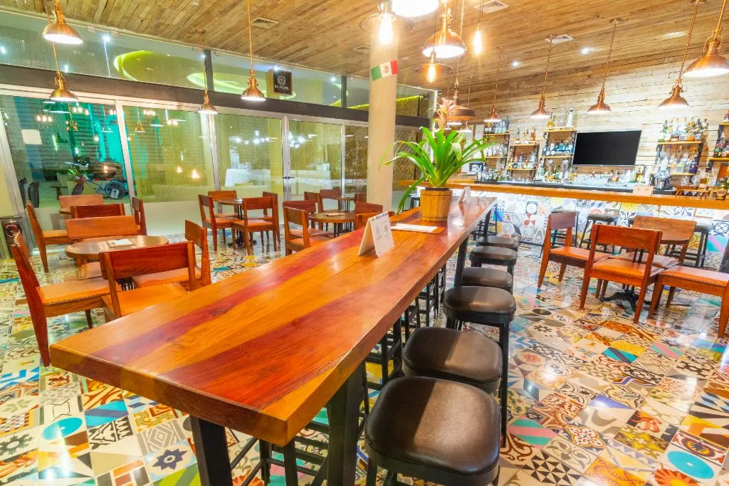 Bar, The Fives Downtown Hotel, Curio by Hilton, Playa Del Carmen