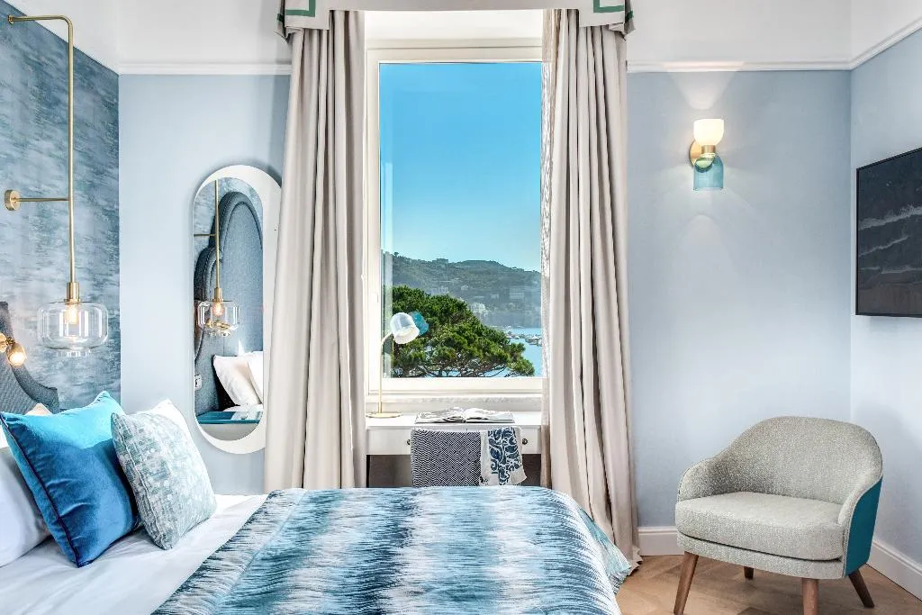 JUNIOR SUITE SEA VIEW Room, Hotel Mediterraneo Sorrento, Naples
