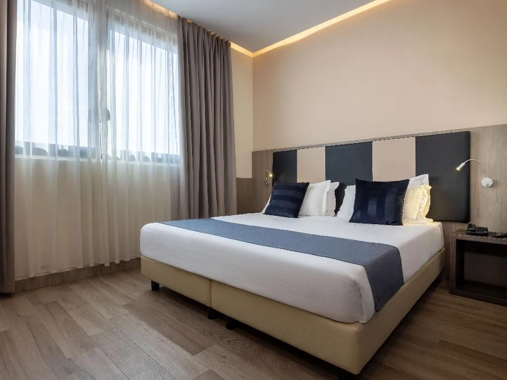 DOUBLE DELUXE Room, iH Hotels Milano St. John, Milan