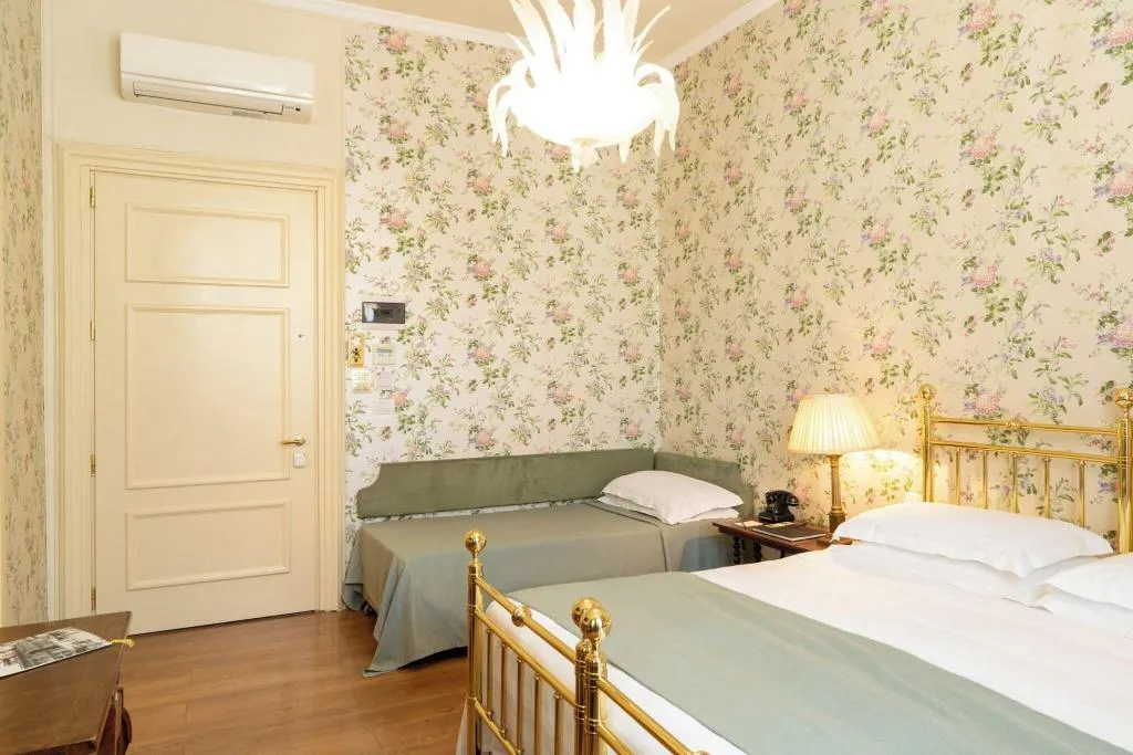 TRIPLE STANDARD Room, Pendini, Florence