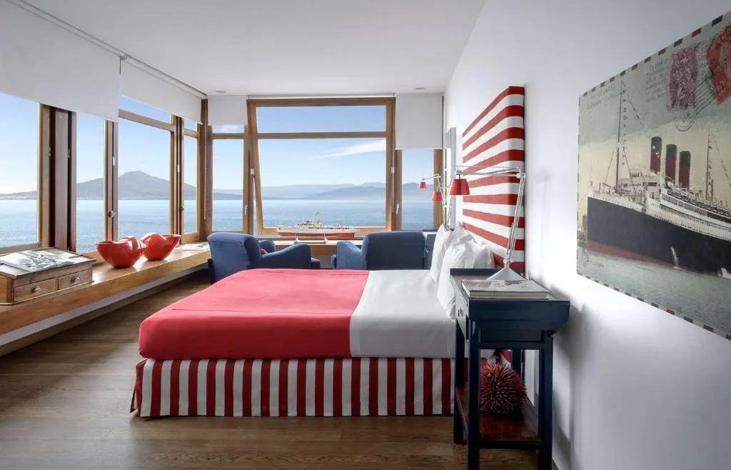 Room, Maison La Minervetta, Naples
