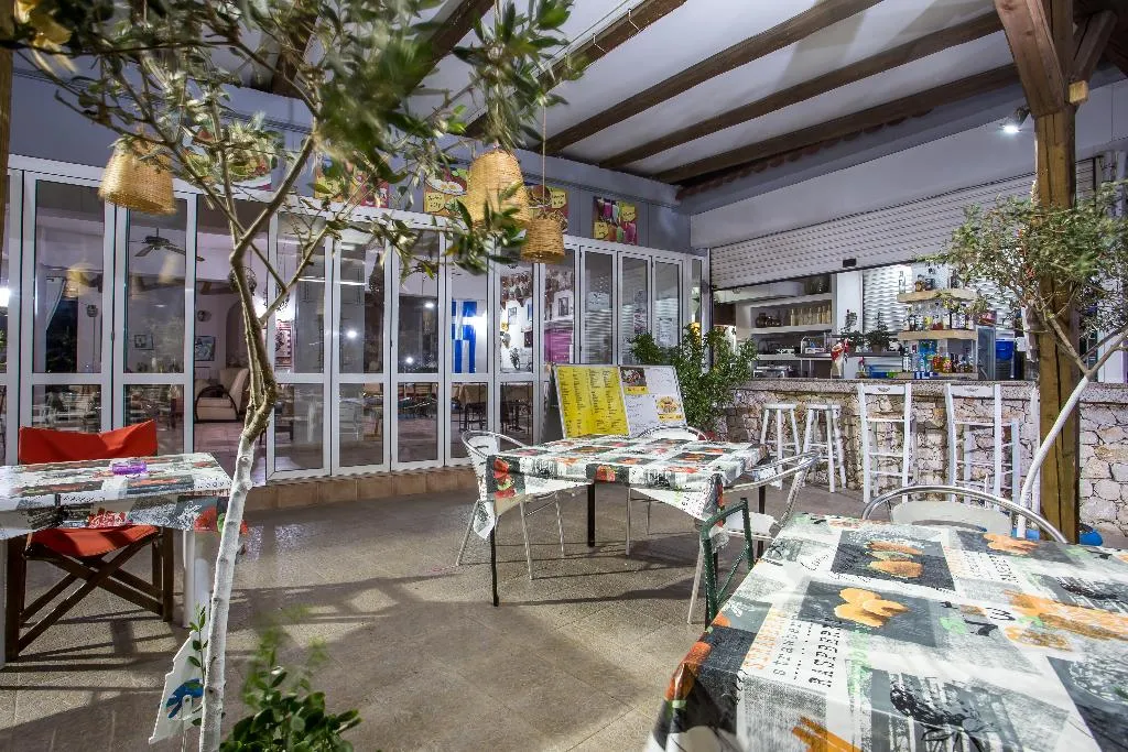 Restaurant, Vickys Studios, Rhodes