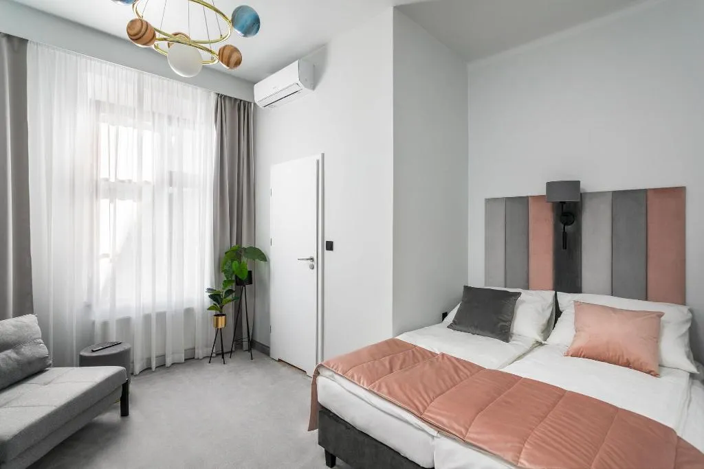 TRIPLE PREMIUM Room, Old Town Residence - Premium Aparthotel, Krakow