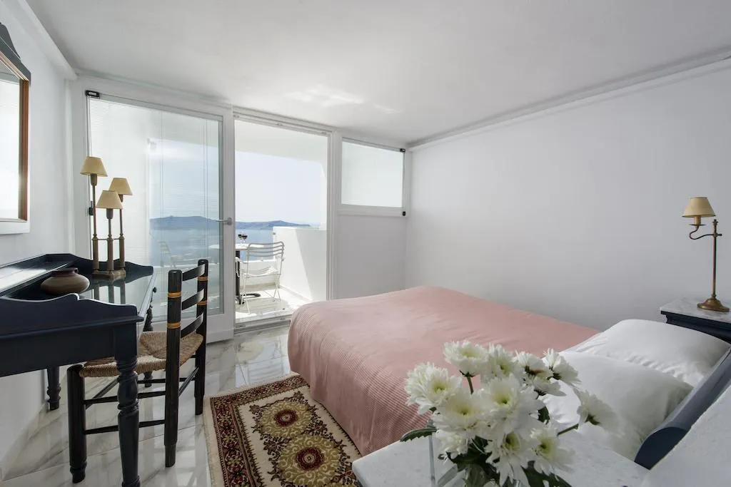 JUNIOR SUITE TWO DOUBLE BEDS Room, Villa Renos, Santorini