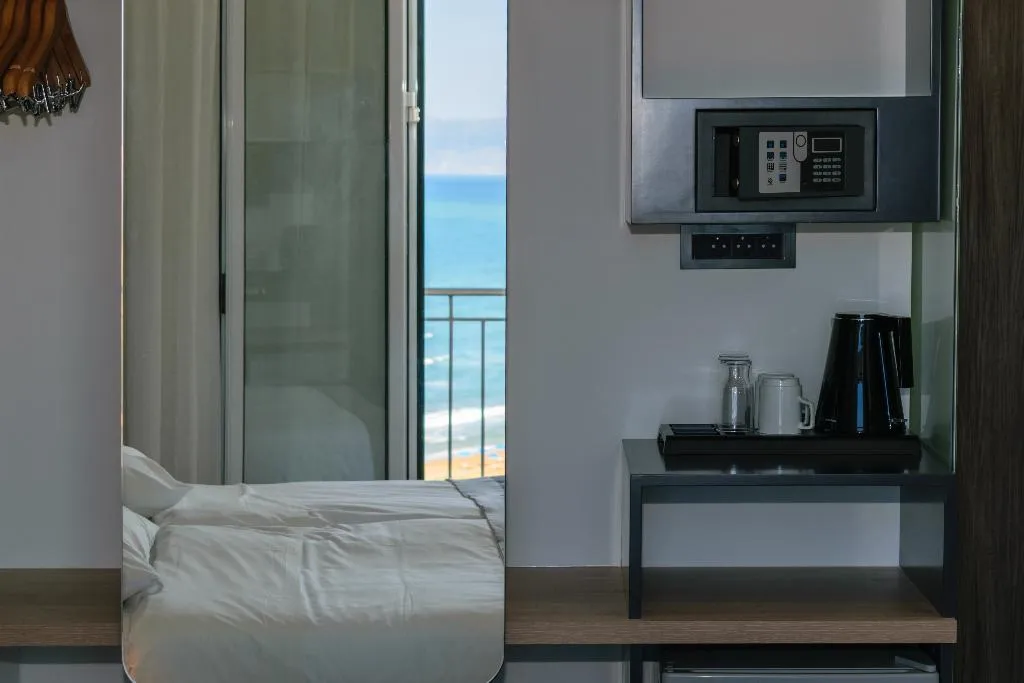 Double or Twin SEA VIEW Room, Renieris Hotel, Crete