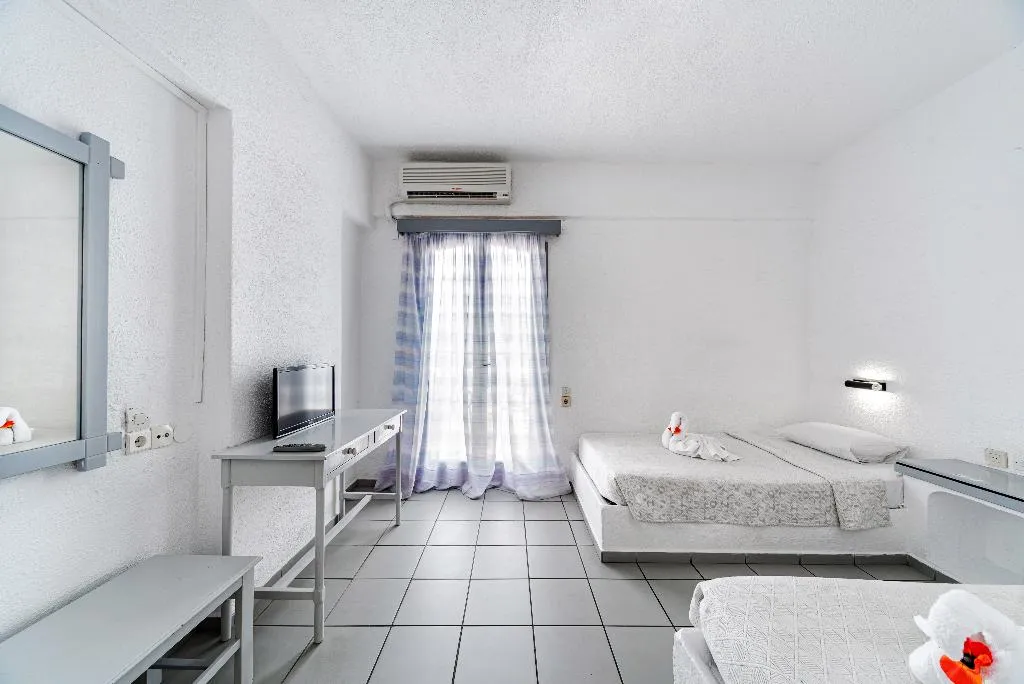 TRIPLE STANDARD Room, Iro, Crete