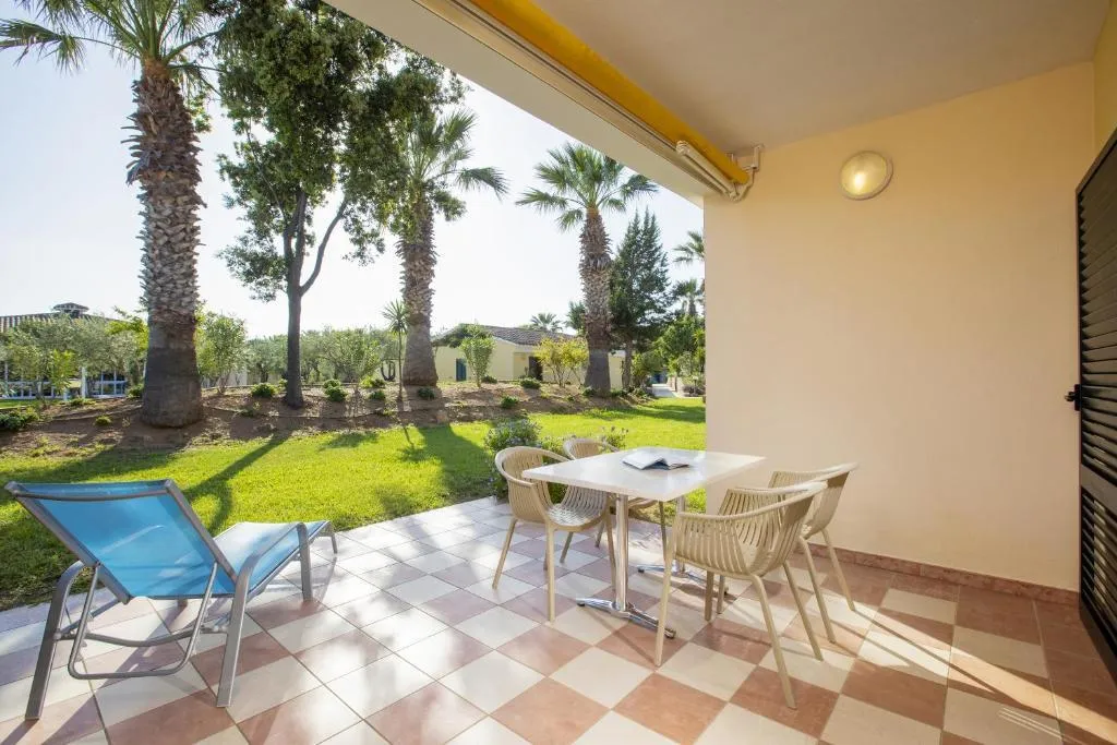 BUNGALOW CLASSIC GARDEN VIEW Room, Tirreno Resort, Olbia