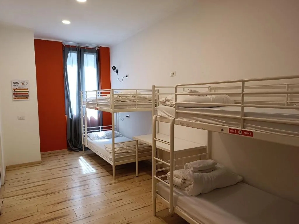 Room, Queen Hostel, Milan