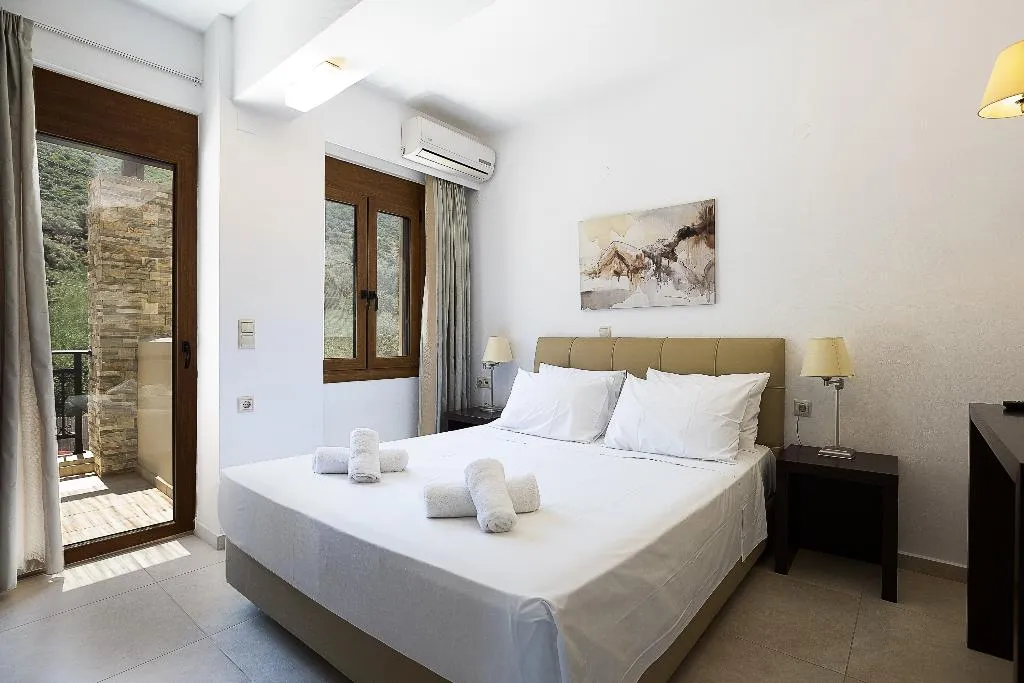 VILLA FOUR BEDROOMS Room, Pantheon Villas & Suites, Crete