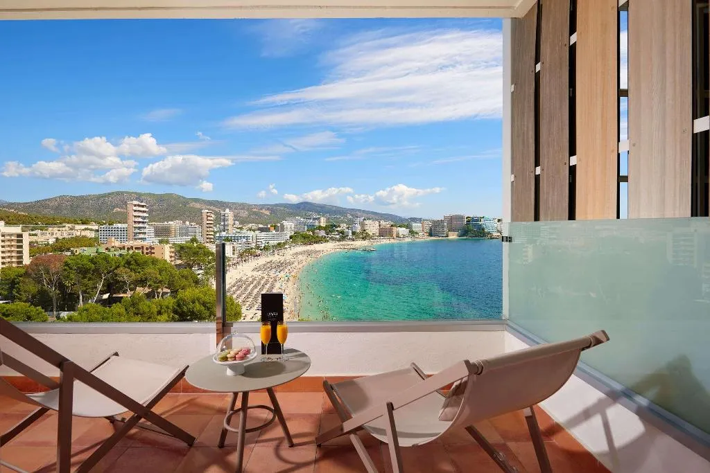 JUNIOR SUITE STANDARD Room, Melia Calvia Beach, Majorca