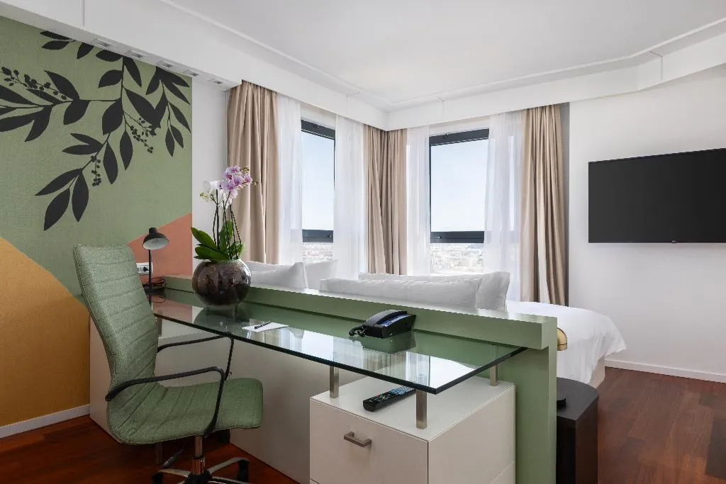 DOUBLE EXECUTIVE CITY VIEW Room, DoubleTree by Hilton Florence Metropole, Florence