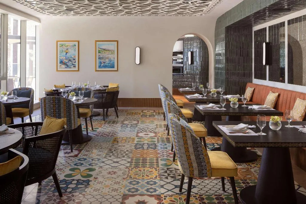 Restaurant, Avani Plus Palm View Dubai Hotel and Suites, Dubai