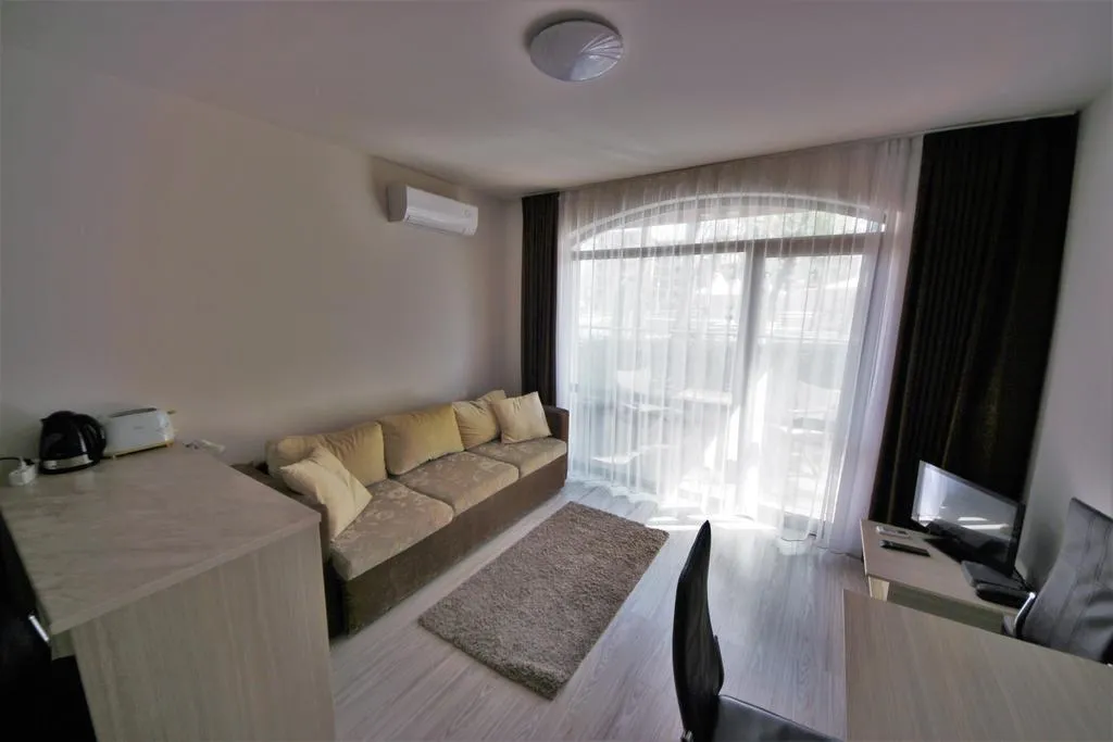 STUDIO CLASSIC POOL VIEW Room, Menada Tarsis Apartments, Bourgas