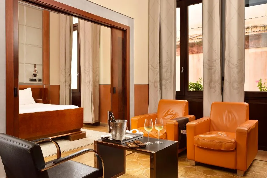 JUNIOR SUITE STANDARD Room, Ca Pisani, Venice