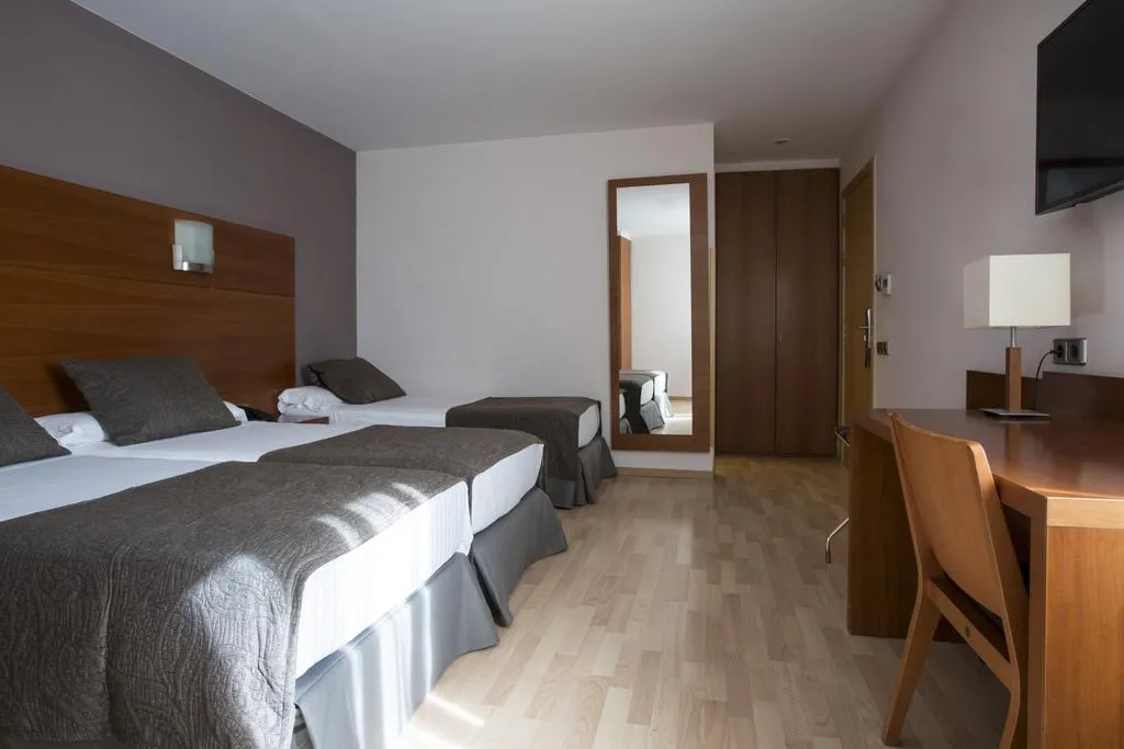 TRIPLE STANDARD Room, Via Augusta, Barcelona