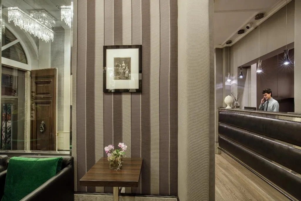 Lobby, Royal Court, Rome