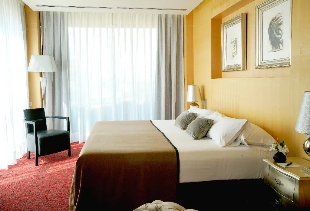 JUNIOR SUITE SIDE SEA VIEW Room, MiM Sitges Member of Melia Collection, Costa Brava