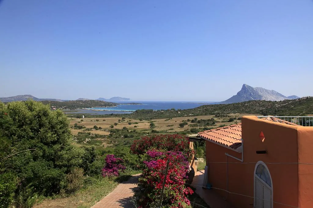 VILLA CAPACITY 6 Room, Lu Nibareddu Residence Hotel, Olbia