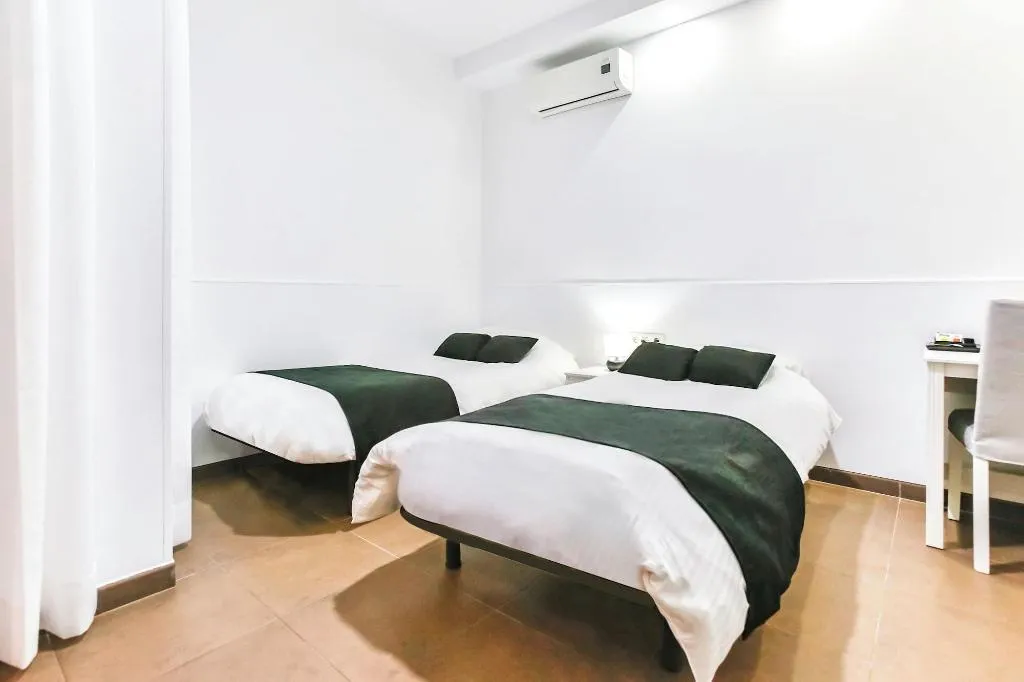 Room, Laramond Barcelona Rooms, Barcelona