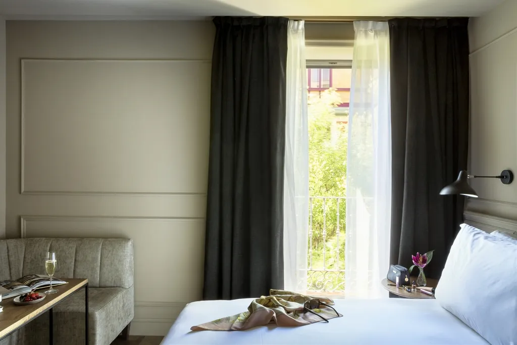 DOUBLE DELUXE Room, Totem Madrid, Madrid