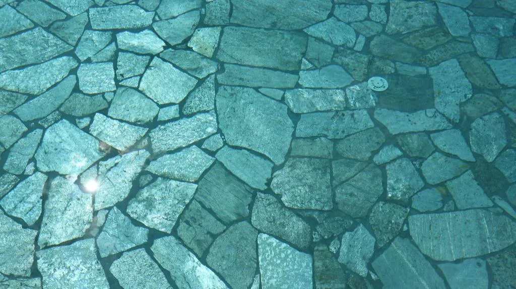 Pool, Bristol, Milan