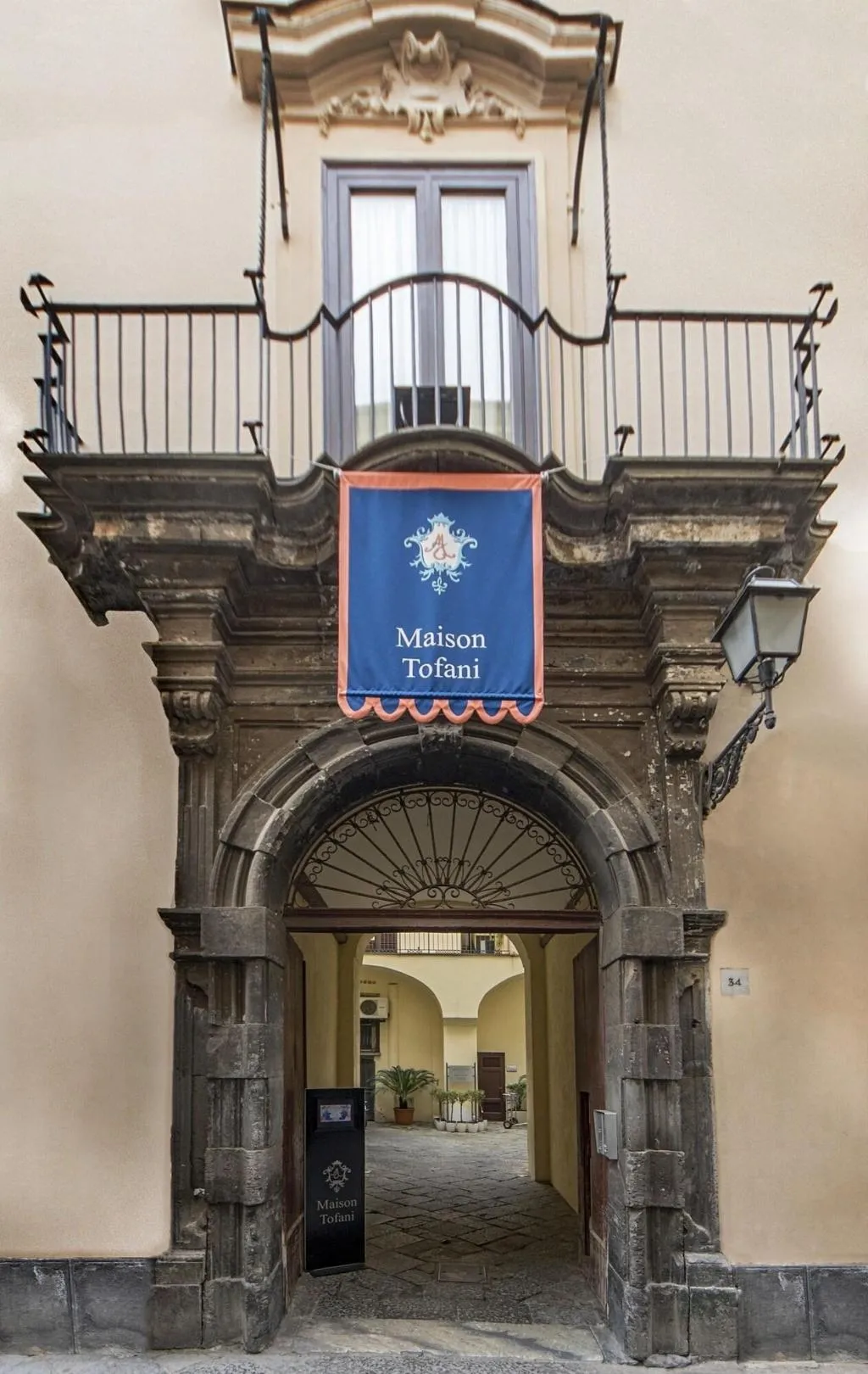 General view, Maison Tofani, Naples