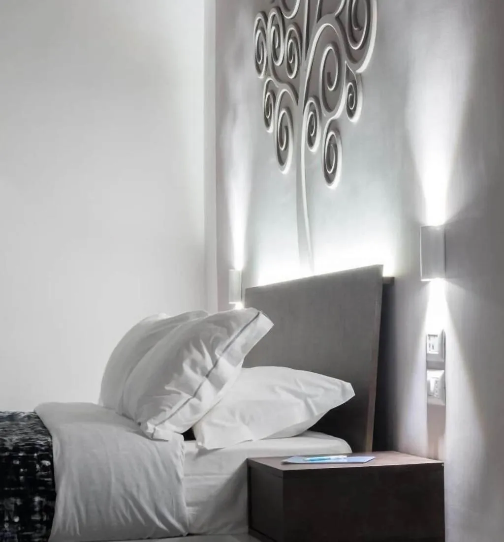 Room, Dada Suite, Naples