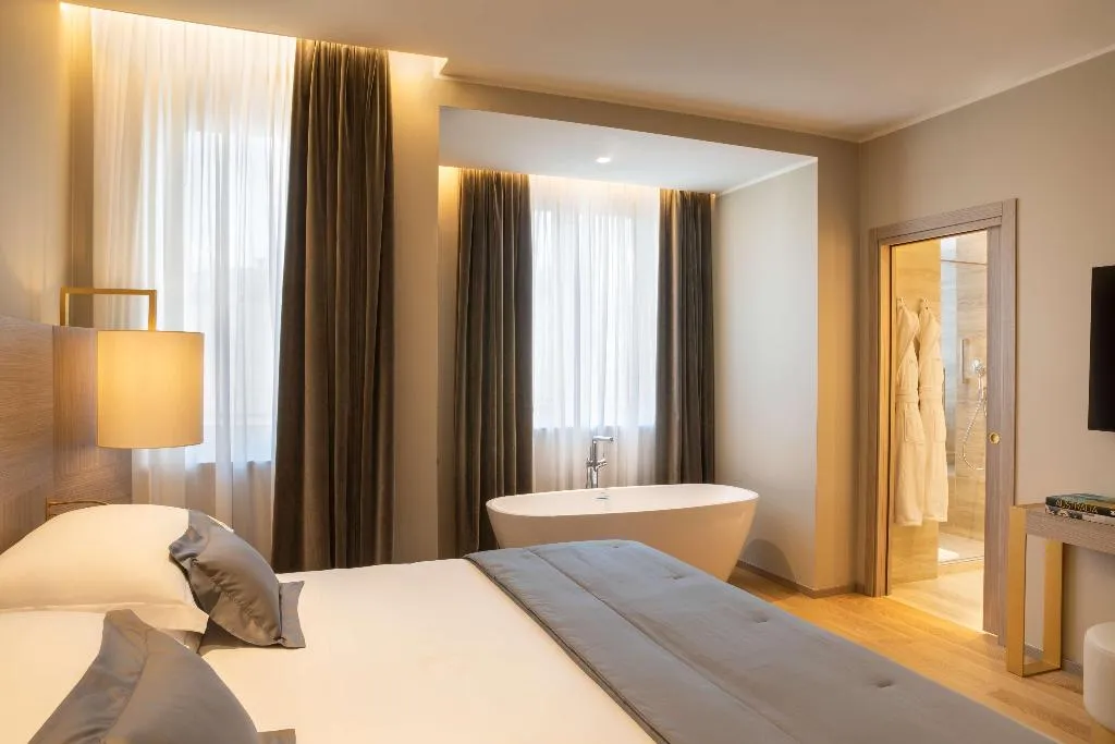 Room, Rosa Grand Milano - Starhotels Collezione, Milan