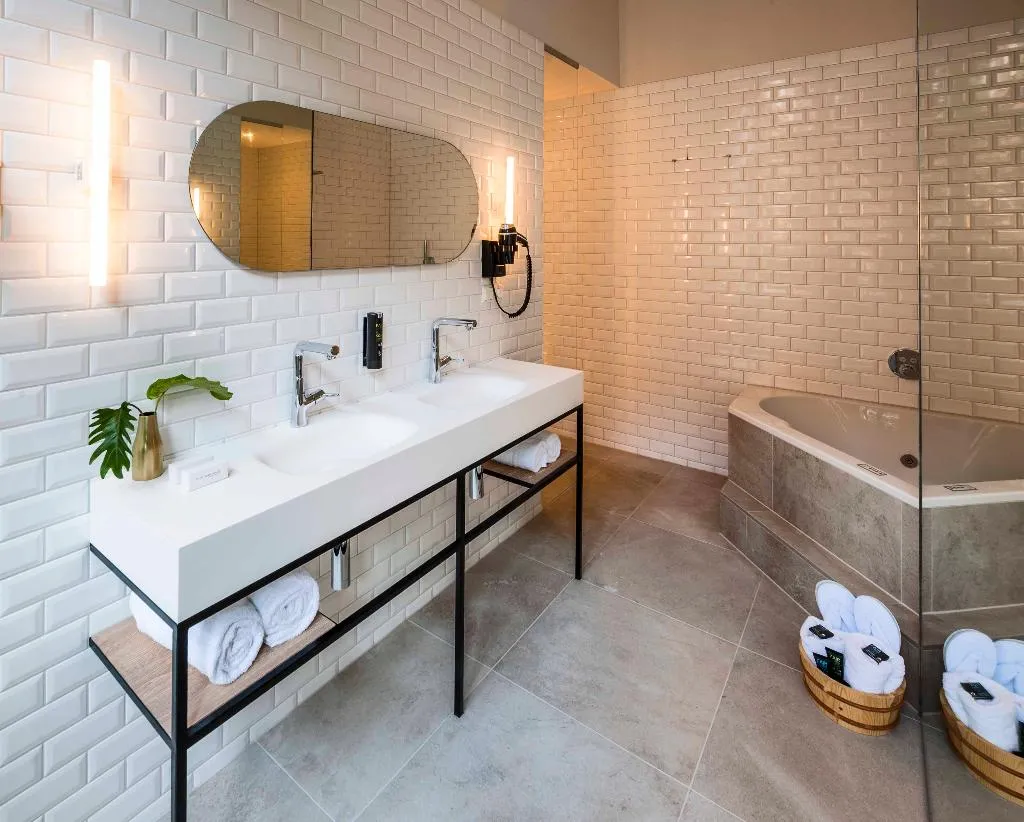 SUITE STANDARD Room, Hotel Arena, Amsterdam