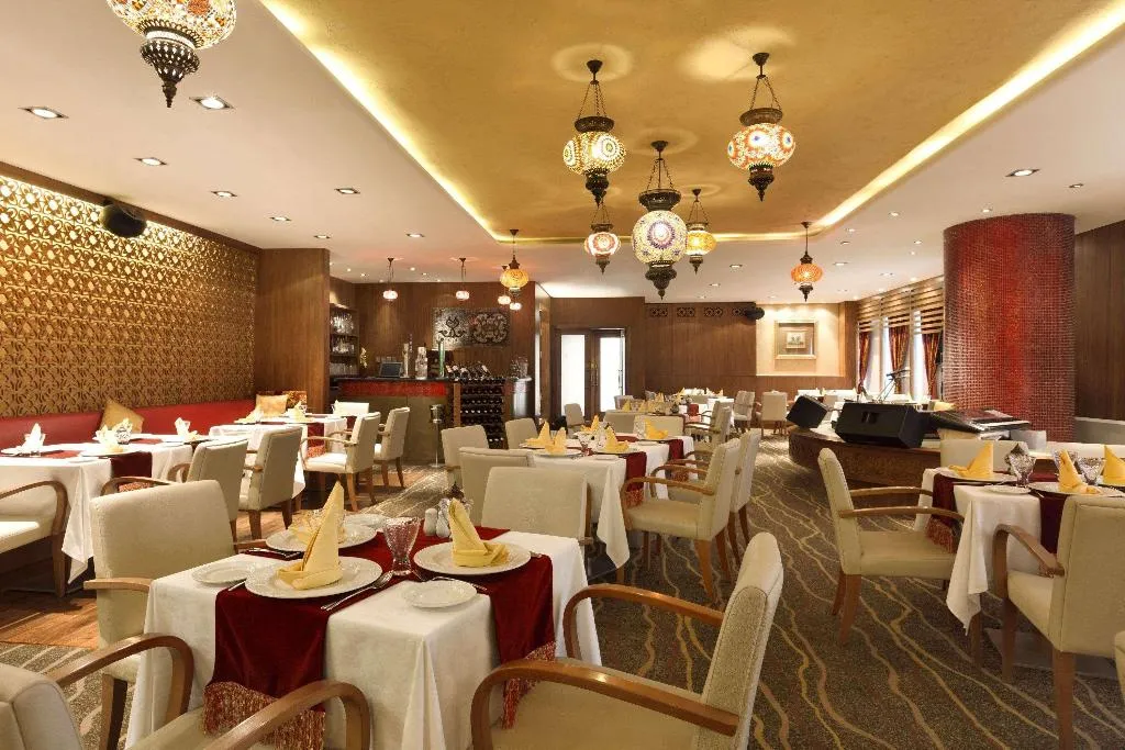 Restaurant, Montreal Barsha Hotel, Dubai