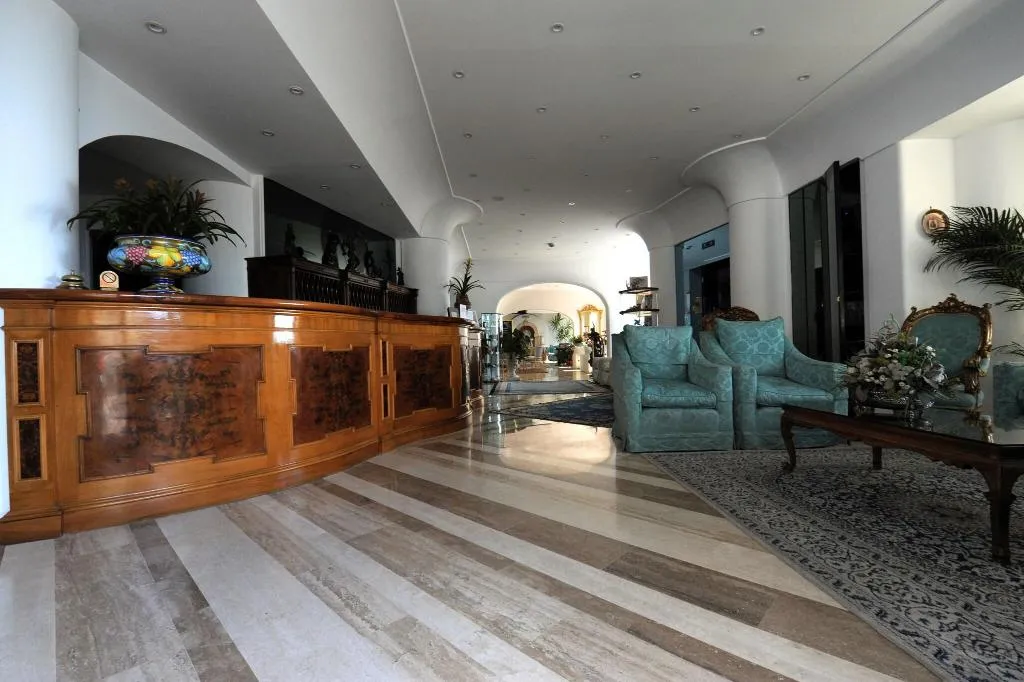 Lobby, Le Agavi hotel, Naples