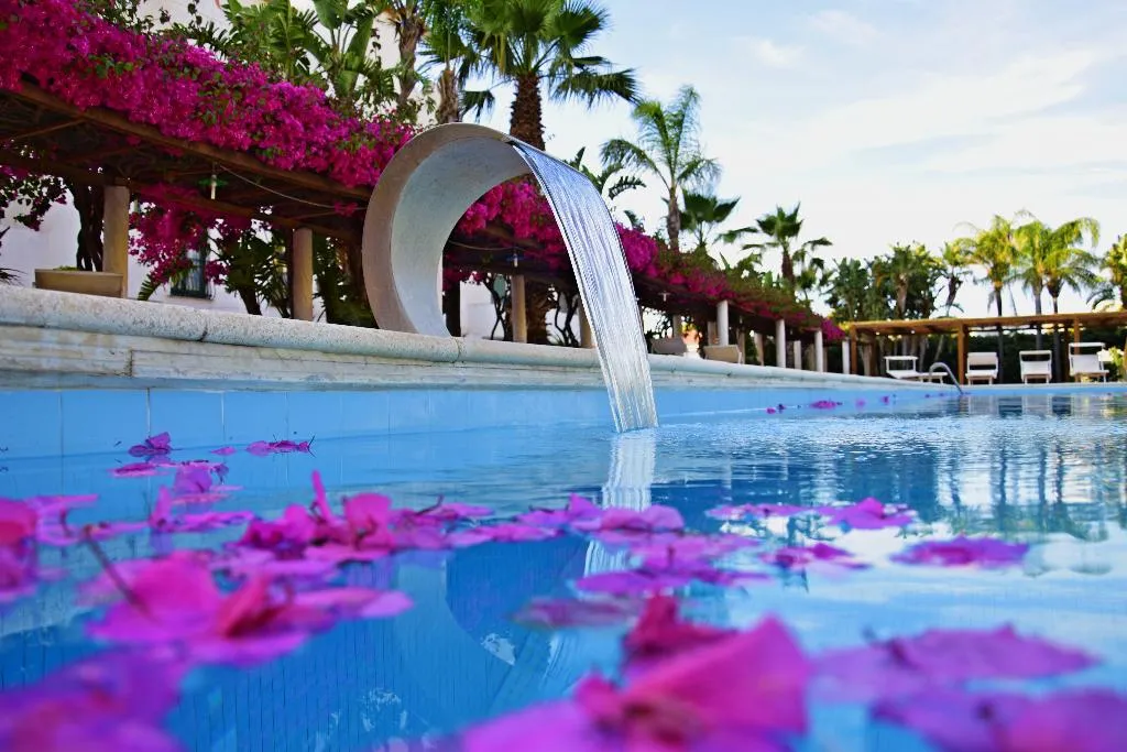 Pool, Saracen Sands Hotel & Congress Centre, Palermo