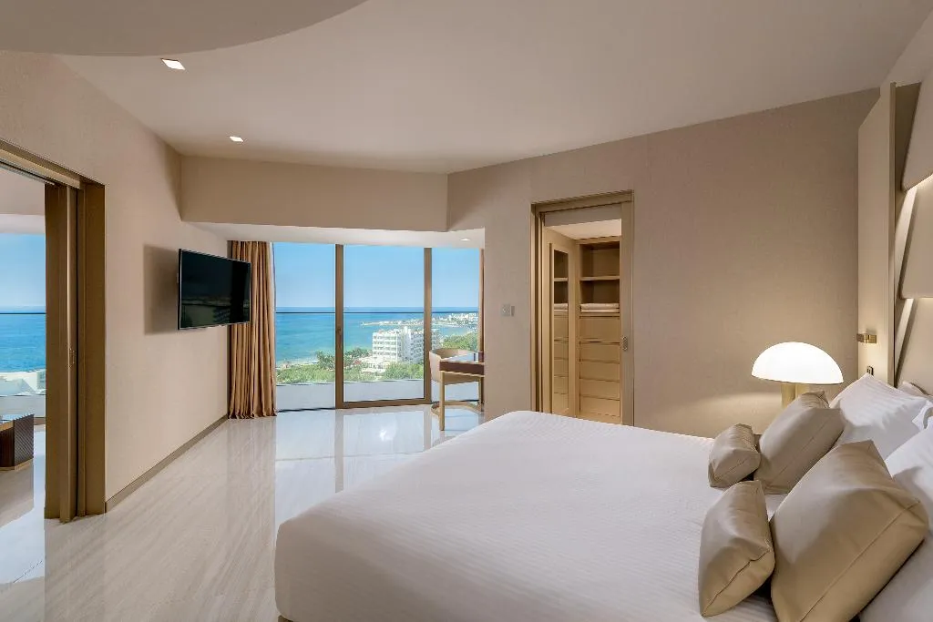 SUITE SEA VIEW Room, Amarande Hotel, Cyprus