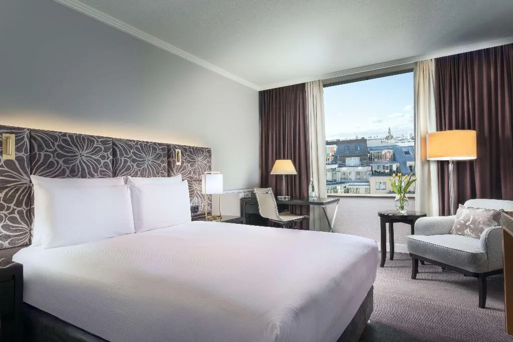 Room GUEST ROOM KING BED Room, Hilton Prague Old Town, Prague