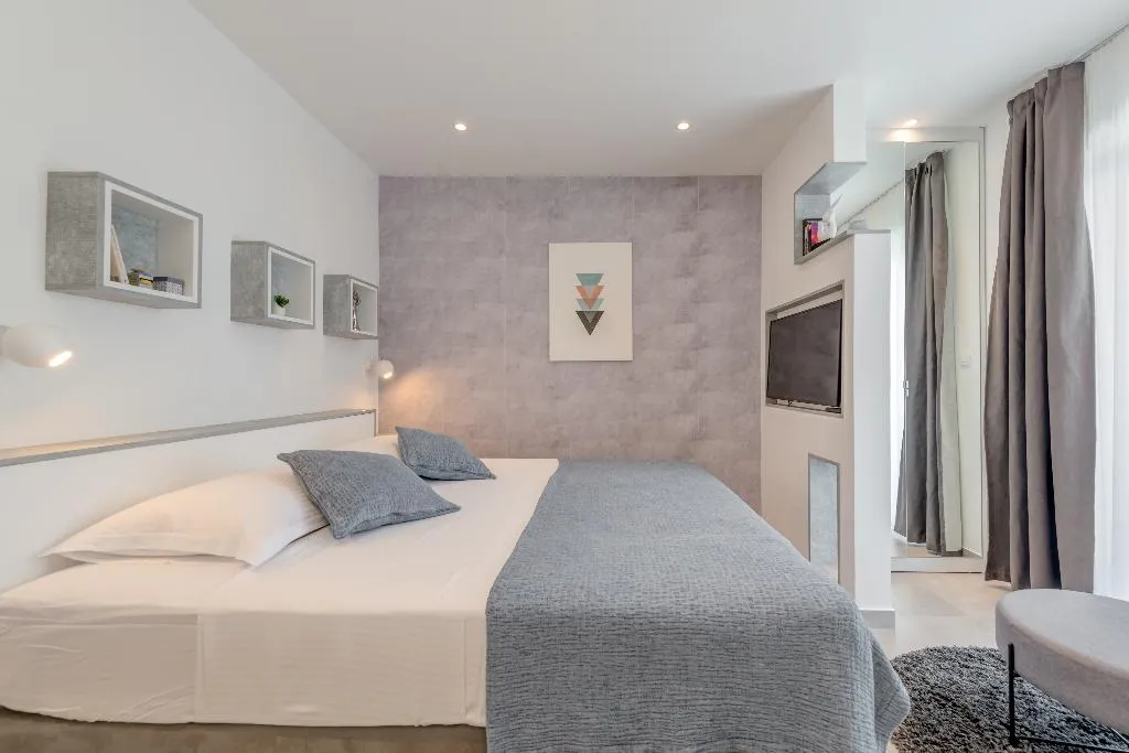 VILLA FOUR BEDROOMS Room, Villa Luna Podstrana, Split